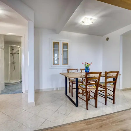 Apartament Vero-6 By Interhome