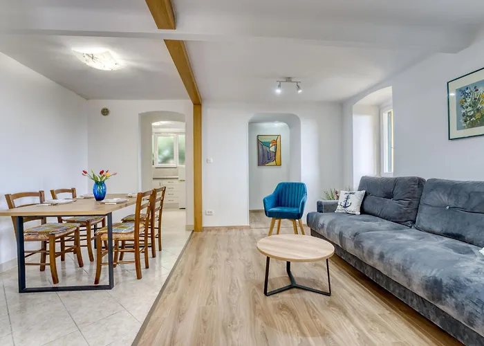 Vero-6 By Interhome * Opatija