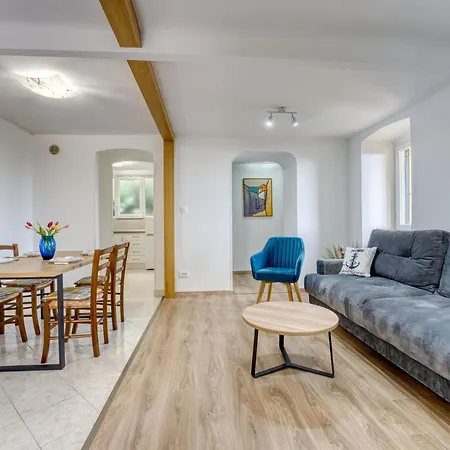 Vero-6 By Interhome * Opatija